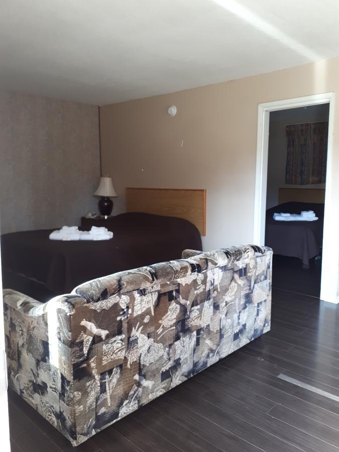 Travellers Rest Motel Salmon Arm Buitenkant foto