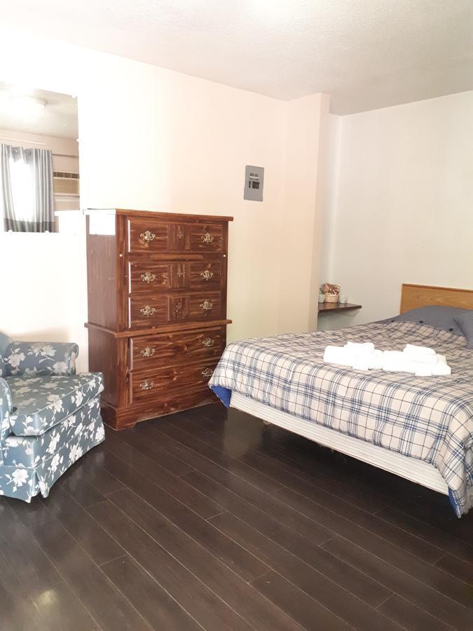 Travellers Rest Motel Salmon Arm Buitenkant foto
