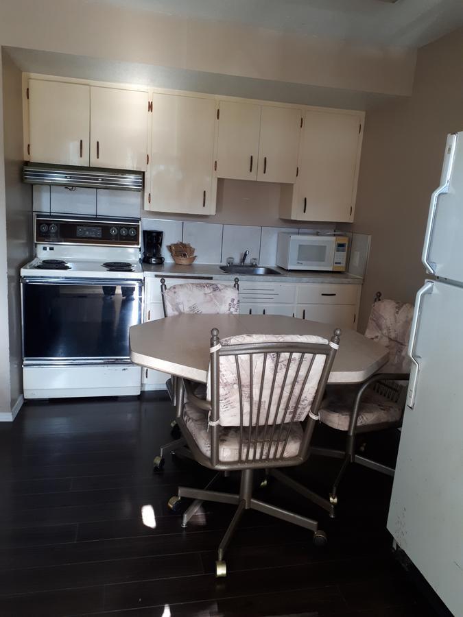 Travellers Rest Motel Salmon Arm Buitenkant foto