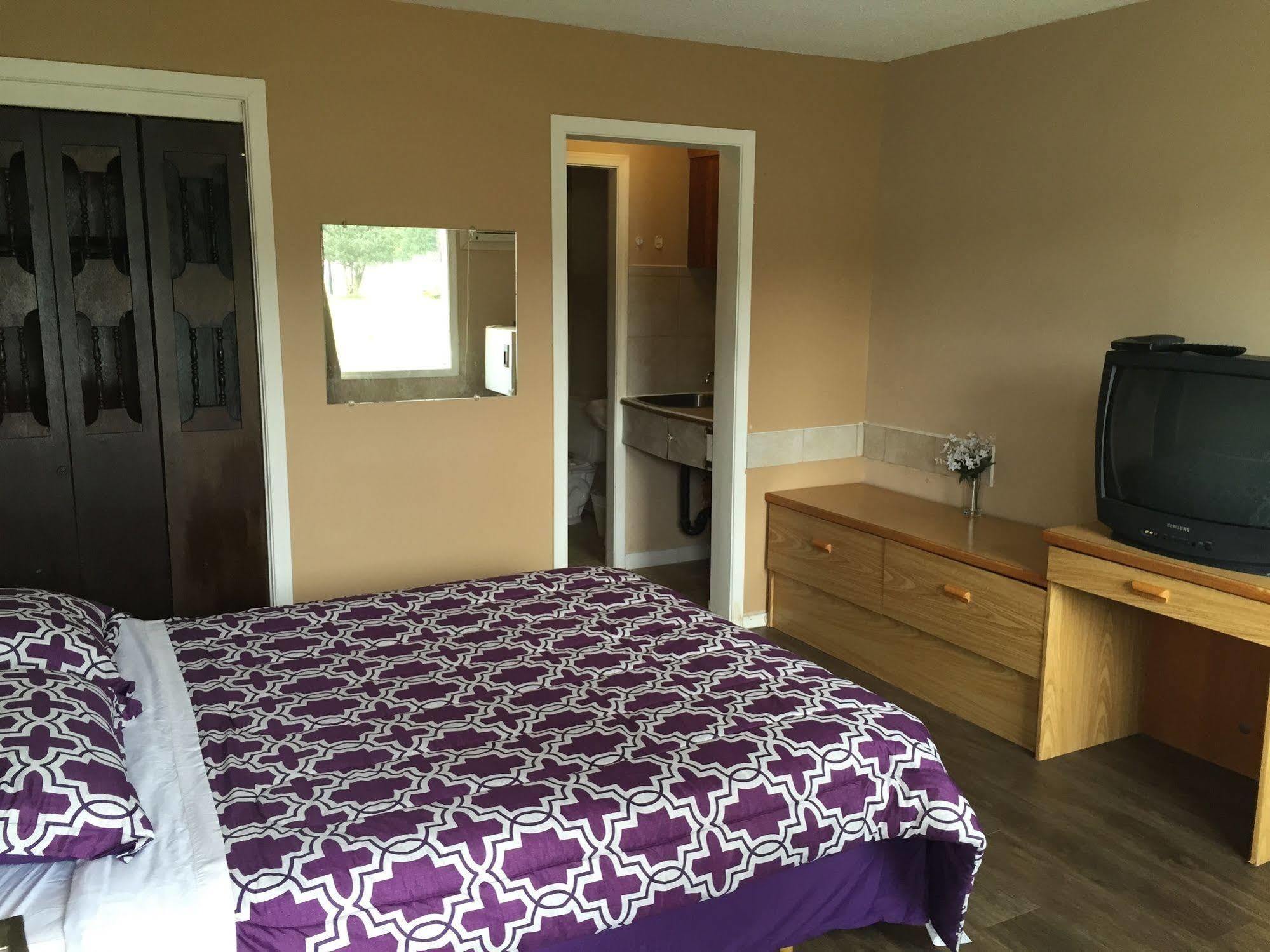 Travellers Rest Motel Salmon Arm Buitenkant foto